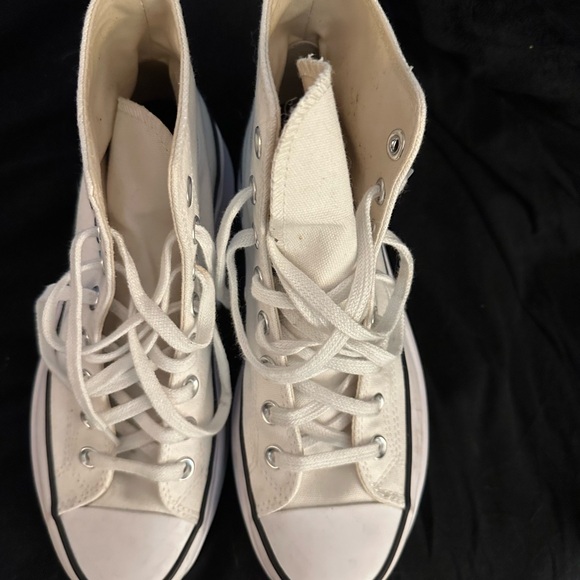 Women’s Converse Platform Tennies 8.5 - Picture 4 of 6